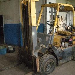 CLARK GAS POWERED FORK TRUCK