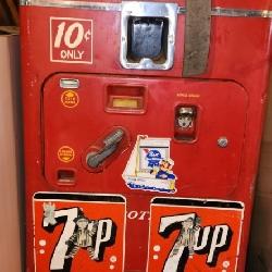 vtg coke and 7 up machine