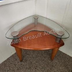 Modern mid-century triangle end table, 25.5 x 27