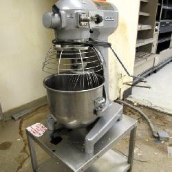 Hobart 20-quart Mixer With Bowl, Whip, Stand