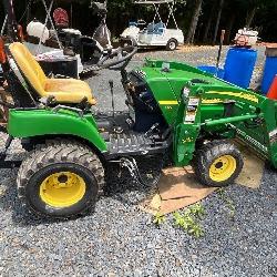 John Deere HST 1025R Compact Tractor with Loader