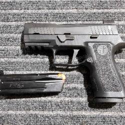 Byron Sig Sauer 9 MM P320 compact