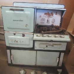 VINTAGE RADIANT GAS STOVE 
