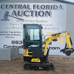 AGT MINI EXCAVATOR Runs/Moves