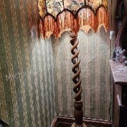 Beautiful 6' Pedestal Tassle Floor Lamp