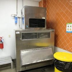 Hoshizaki F-1100maa Remote Ice Flaker With Bin