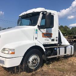 2018 VOLVO TRUCK