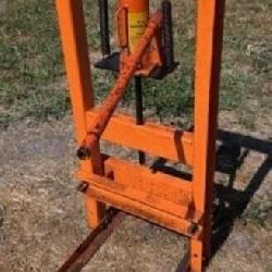 Central hydraulics shop press 6 ton