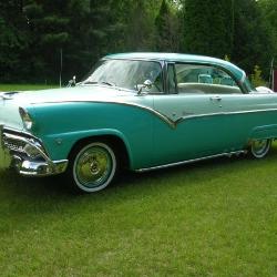Nice-1955 Ford Victoria 2dr. Hardtop, 312 V8,