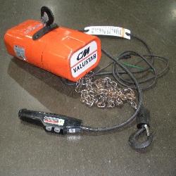CM 1/4 TON ELECTRIC CHAIN HOIST 120V W/ REMOTE