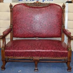 LOT 1079 RED UPHOLSTERED TALL BACK SEATEE