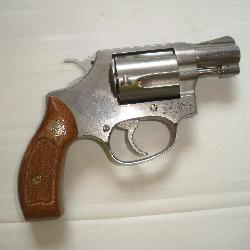 SMITH AND WESSON .38 SPECIAL 6 SHOT REVOLVER