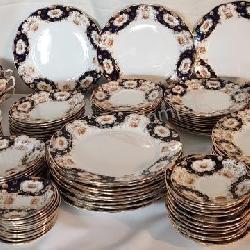 144 Piece Royal Albert Heirloom English Bone China