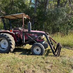 Mahindra 6000 with Loader