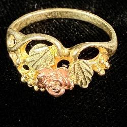 10K Black Hills Gold Ring size 8