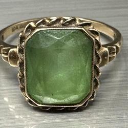 Sz.5.5 10k. gold Ring 1.93 grams