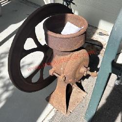 HAND CRANK GRINER