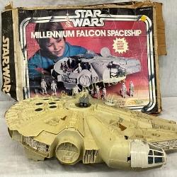 Kenner Star Wars Millennium Falcon Spaceship Toy w
