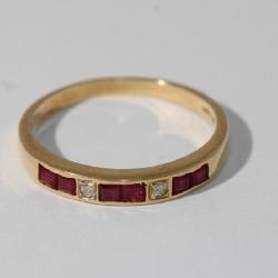 14kt  yellow gold Ruby & Diamond Ring that