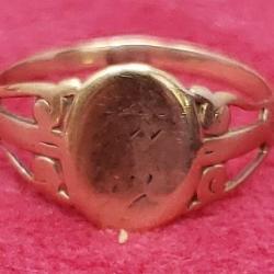 Unmarked Gold Ring size 6.5 , 1.50g