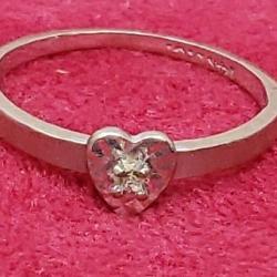 14K Heart Shaped diamond ring , size 6, 1.53g