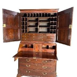 18TH CENTURY SOLID MAHOGANY LARGE SECRETARY