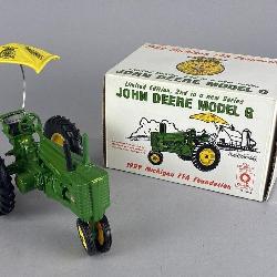Ertl John Deere Model G 1/16 FFA Tractor with Box