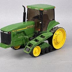 ERTL John Deere 8310T Tracked Tractor Diecast