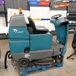 Tennant T7amr Ride-on Floor Machine