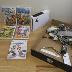Nintendo Wii Console Bundle