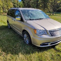 2015 Chrysler Town & Country 3.6L 6cyl Automatic 2