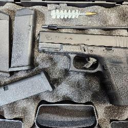 Glock 23 semi auto .40 pistol