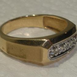 10 KARAT GOLD DC RING SIZE 10