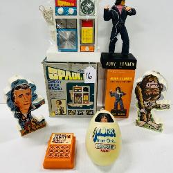 #16 Great radio lot incl. Big Foot, Mork from Ork Eggship, John Lennon with Box, Space: 1999 Chest P