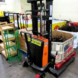 2020 Noblelift Spn22-98 2200lb Semi-electric Stacker