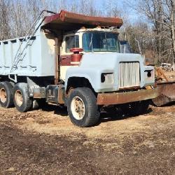 1978 Mac Tri-Axel Dump truck (RUNS) 