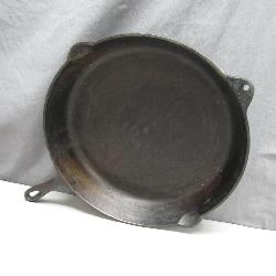 Vintage Lodge #4 Cast Iron Frying Pan