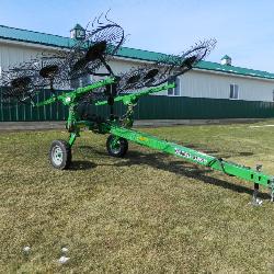 2023 Frontier WR32 8 wheel V rake w/ hydraulic fold