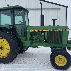 John Deere 4240 w/ 3140 Hours