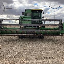 John Deere 6620 Combine