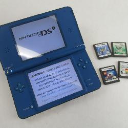 Nintendo DSi console + 4 Game Bundle