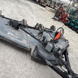 MODERN MANUFACTURING 12' batwing shredder. Heavy