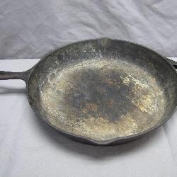 Lodge USA 10SK Cast Iron Skillet
