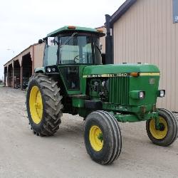John Deere 4040