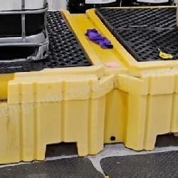 UltraTech IBC Spill Twin Pallet
