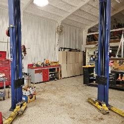 Rotary Two Post Mounted Lift