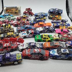 Large Estate Auction with Guns, Knives, Quilts, Signs, Pipes & Lighters, Antique Toys, Old Coins and Currency PLUS More - We Ship!