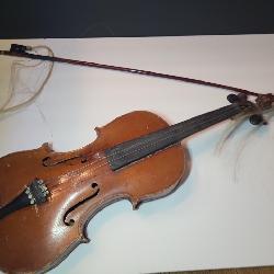 Large Estate Auction with Guns, Knives, Quilts, Signs, Pipes & Lighters, Antique Toys, Old Coins and Currency PLUS More - We Ship!