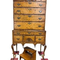 D.R.DIMES BENCHMARK TIGER MAPLE QUEEN ANNE