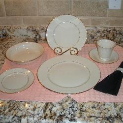 84 PIECES LENOX KAYWORTH CHINA SET